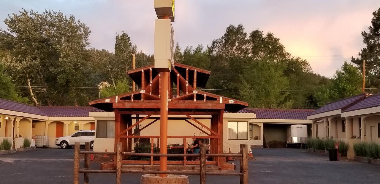 Grand Motel Williams Kültér fotó